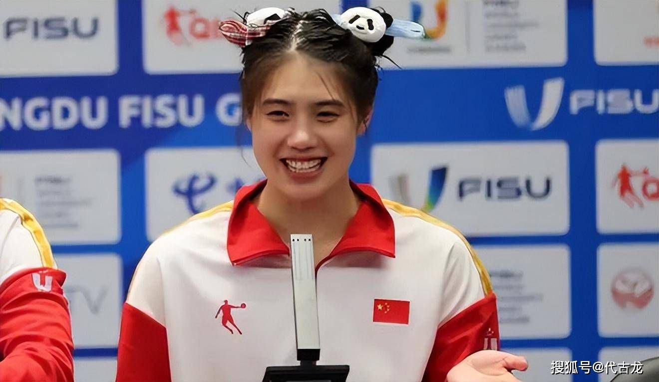 由大鹏执导，黄渤、王一博领衔主演，陈祉希担任总制片人，苏彪、大鹏编剧的电影《热烈》曝光贴片预告！黄渤、王一博的角色身份首度曝光，一位个性十足的舞团团长碰到一个真诚肯吃苦的炽热少年，短短15秒钟里，两人你来我往之间，瞬间点燃我们勇敢逐梦的热情